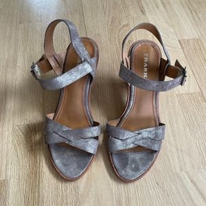 Platinum Leather Trask Women's size 10 Sandals